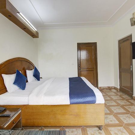 Hotel The Eden Park 诺伊达 外观 照片