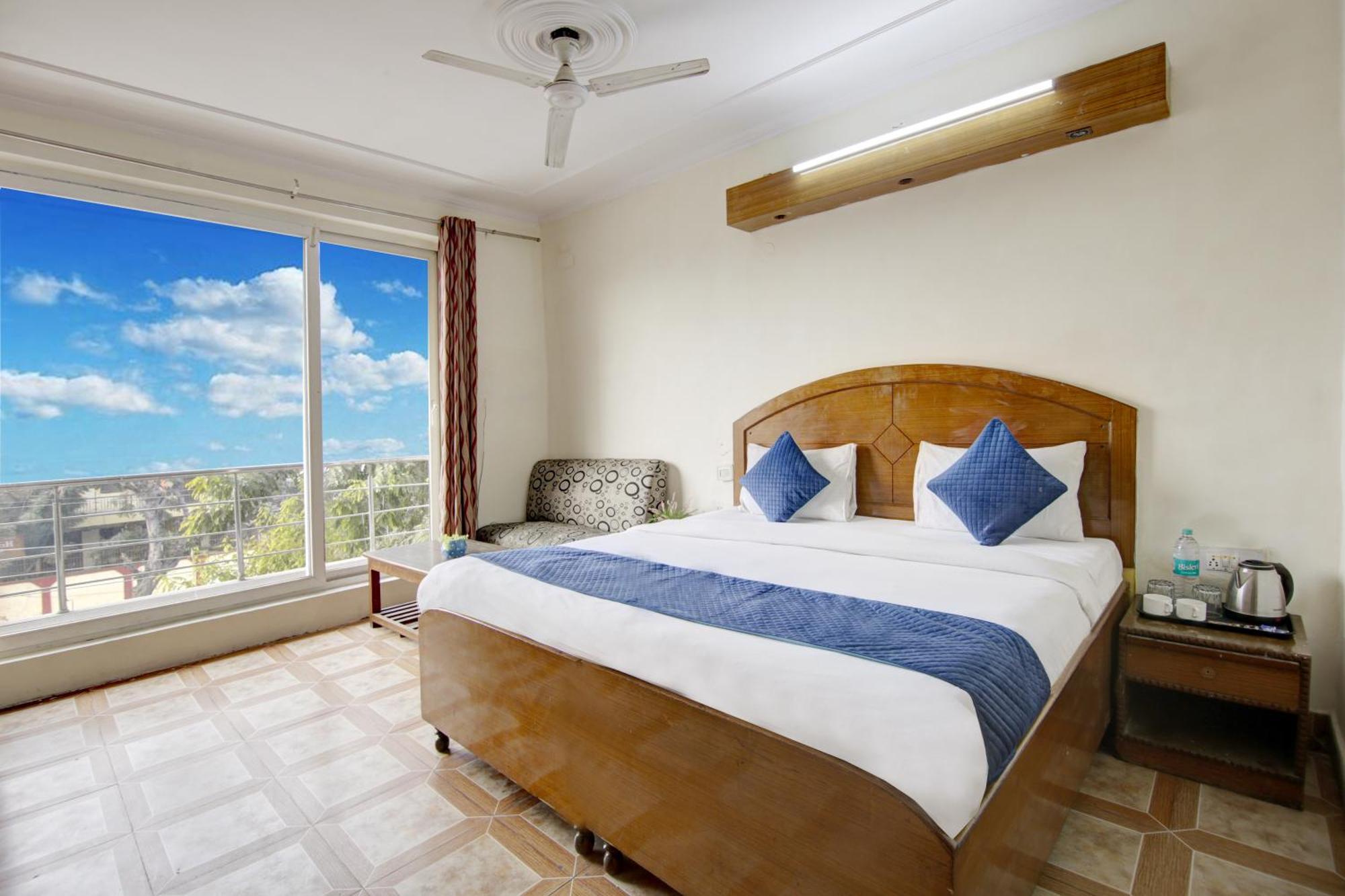 Hotel The Eden Park 诺伊达 外观 照片