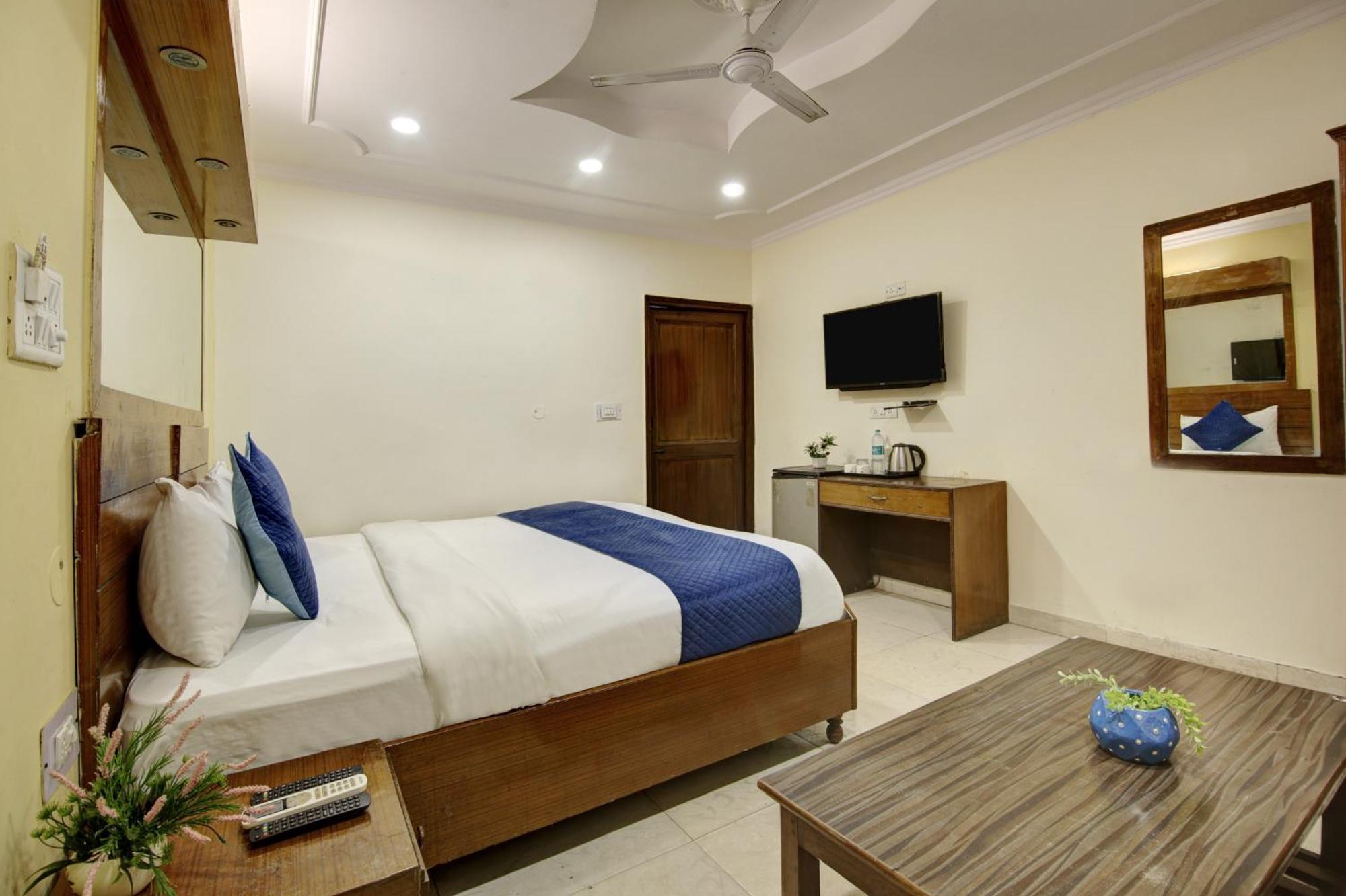 Hotel The Eden Park 诺伊达 外观 照片